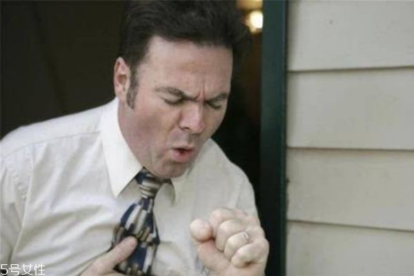 一到秋天就咳嗽怎么回事 秋天容易咳嗽怎么辦 一到秋天就咳嗽怎么回事 秋天容易咳嗽怎么辦