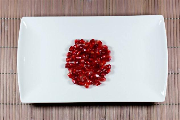 石榴籽泡酒幾天能喝 石榴籽泡酒一天喝多少 石榴籽泡酒幾天能喝 石榴籽泡酒一天喝多少