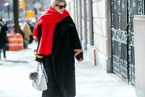 圍巾有哪些款式 什么顏色的圍巾好看 圍巾有哪些款式 什么顏色的圍巾好看