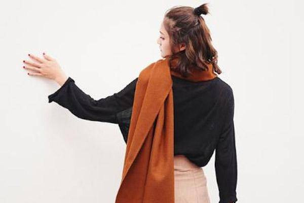 基本款圍巾搭配方式 系圍巾的多種方法 基本款圍巾搭配方式 系圍巾的多種方法