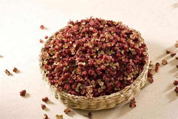 花椒泡腳后排濕反應(yīng) 花椒泡腳治風(fēng)濕嗎 花椒泡腳后排濕反應(yīng) 花椒泡腳治風(fēng)濕嗎