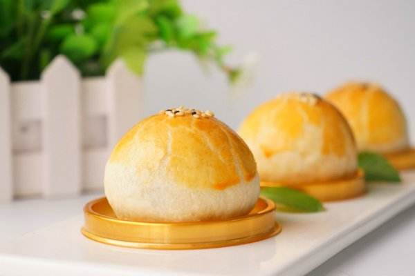 蛋黃酥怎么做 蛋黃酥的主要原料有哪些 蛋黃酥怎么做 蛋黃酥的主要原料有哪些