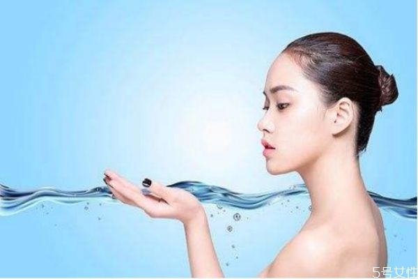 秋季皮膚干燥的原因 秋冬季護膚補水小常識 秋季皮膚干燥的原因 秋冬季護膚補水小常識