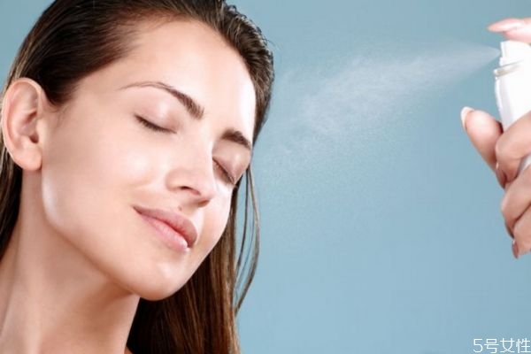 秋季皮膚干燥的原因 秋冬季護膚補水小常識 秋季皮膚干燥的原因 秋冬季護膚補水小常識