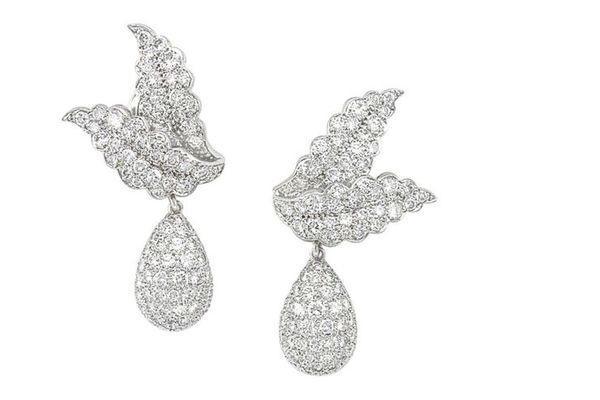 耳釘耳墜適合什么女生 純銀耳墜一般多少錢一對 耳釘耳墜適合什么女生 純銀耳墜一般多少錢一對