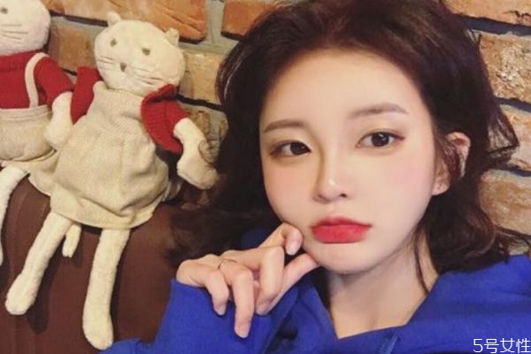 怎樣和女孩子聊天 和女生聊天不得不學(xué)的三個(gè)搭訕技巧 怎樣和女孩子聊天 和女生聊天不得不學(xué)的三個(gè)搭訕技巧