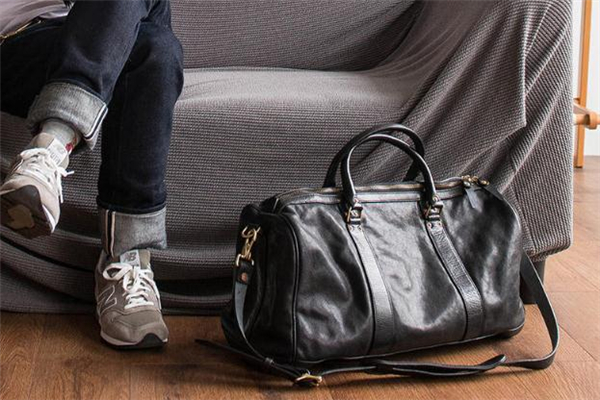 男士皮包什么款式好看 今年流行什么樣的男士皮包 男士皮包什么款式好看 今年流行什么樣的男士皮包