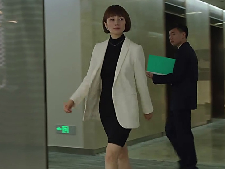 黑色衣服和白色衣服怎么搭配好看 黑色衣服和白色衣服怎么搭配好看