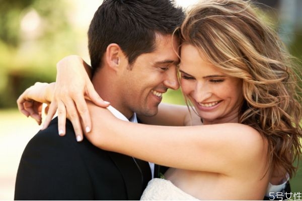 如何真誠的贊美夸獎女生 贊美女人的話怎么說才真誠 如何真誠的贊美夸獎女生 贊美女人的話怎么說才真誠