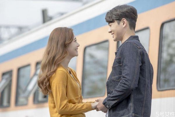 如何真誠的贊美夸獎女生 贊美女人的話怎么說才真誠 如何真誠的贊美夸獎女生 贊美女人的話怎么說才真誠