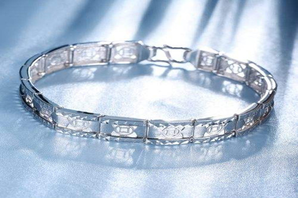 彰顯男士品味的手鏈有哪些 男士手鏈要怎樣的材質(zhì)好 彰顯男士品味的手鏈有哪些 男士手鏈要怎樣的材質(zhì)好