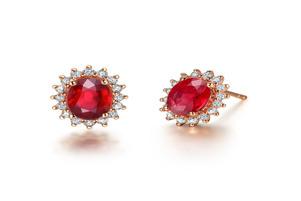 挑選紅寶石耳釘要注意什么 紅寶石耳釘有什么款式 挑選紅寶石耳釘要注意什么 紅寶石耳釘有什么款式