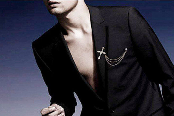 蒂芙尼胸針價格如何 男士西裝胸針如何挑選 蒂芙尼胸針價格如何 男士西裝胸針如何挑選