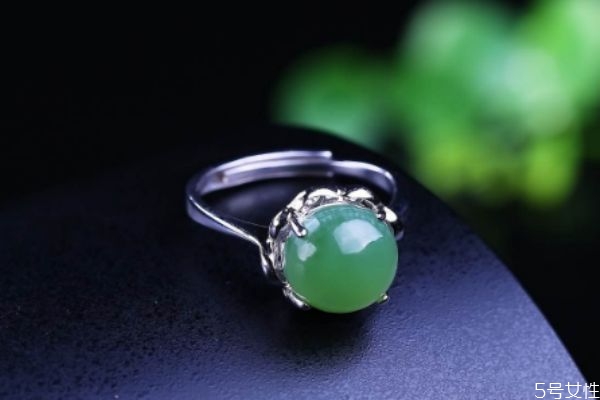 925銀是什么銀呢 925銀和純銀有什么區(qū)別呢 925銀是什么銀呢 925銀和純銀有什么區(qū)別呢