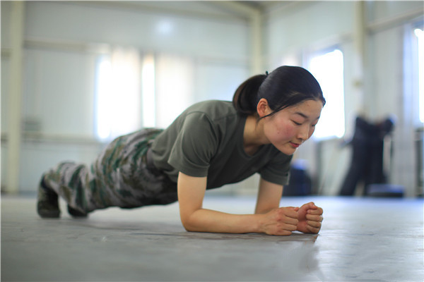 平板支撐能減肚子嗎 平板支撐一分鐘消耗多少卡路里 平板支撐能減肚子嗎 平板支撐一分鐘消耗多少卡路里