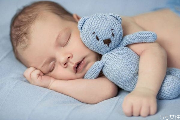 寶寶頭發(fā)稀少正常嗎 寶寶頭發(fā)稀少怎么辦 寶寶頭發(fā)稀少正常嗎 寶寶頭發(fā)稀少怎么辦