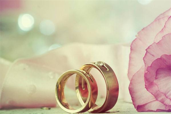 婚戒刻字刻什么好 婚戒刻什么字比較有意義 婚戒刻字刻什么好 婚戒刻什么字比較有意義