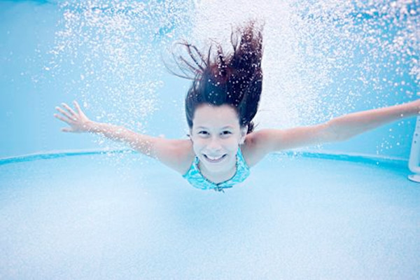 女生蛙泳可以瘦大腿嗎 女生蛙泳會毀身材嗎 女生蛙泳可以瘦大腿嗎 女生蛙泳會毀身材嗎