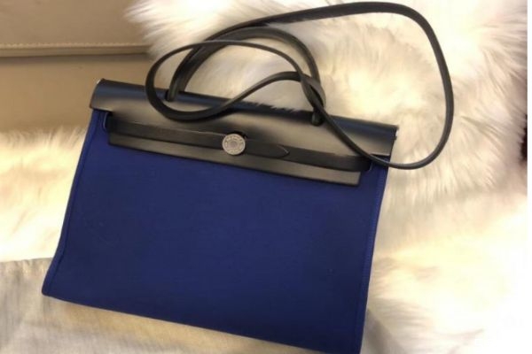 愛馬仕包包是什么材質(zhì)呢 愛馬仕鉑金包價格是怎么樣呢 愛馬仕包包是什么材質(zhì)呢 愛馬仕鉑金包價格是怎么樣呢