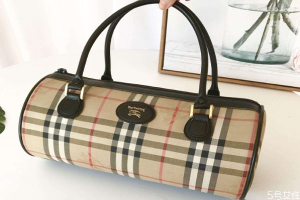 巴寶莉的包包怎么樣呢 巴寶莉的包包多少錢呢