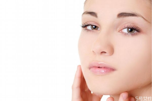 眼部脂肪粒怎么形成的 脂肪粒去除小方法 眼部脂肪粒怎么形成的 脂肪粒去除小方法