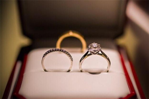 卡地亞對戒什么材質(zhì) 卡地亞對戒有哪些系列 卡地亞對戒什么材質(zhì) 卡地亞對戒有哪些系列