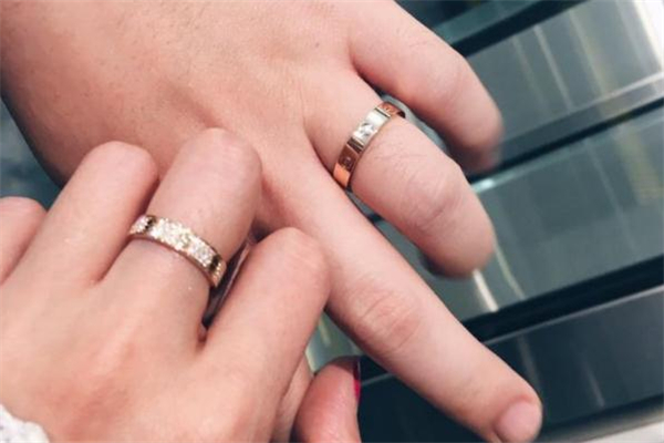 卡地亞對戒什么材質(zhì) 卡地亞對戒有哪些系列 卡地亞對戒什么材質(zhì) 卡地亞對戒有哪些系列