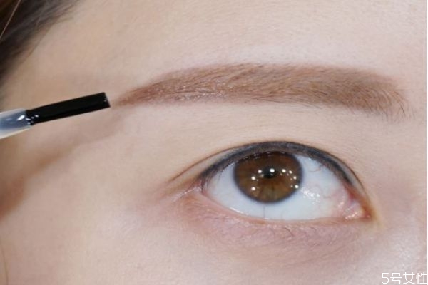 初學(xué)者如何畫(huà)眉毛 自己學(xué)畫(huà)眉毛基本步驟 初學(xué)者如何畫(huà)眉毛 自己學(xué)畫(huà)眉毛基本步驟