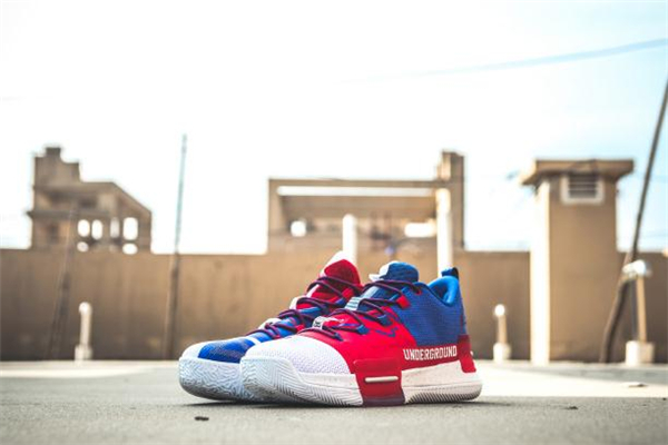 匹克路威閃現(xiàn)實(shí)戰(zhàn)測(cè)評(píng) 匹克路威閃現(xiàn)腳感怎么樣 匹克路威閃現(xiàn)實(shí)戰(zhàn)測(cè)評(píng) 匹克路威閃現(xiàn)腳感怎么樣