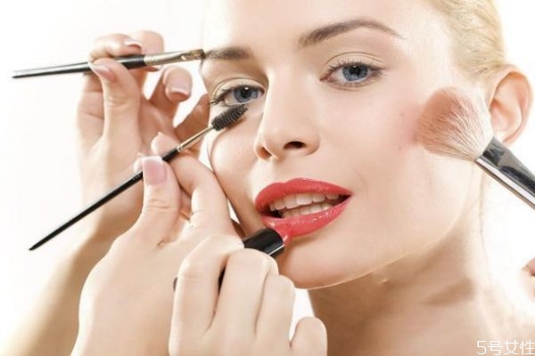 眉毛太濃怎么畫 眉毛粗濃怎么畫眉毛 眉毛太濃怎么畫 眉毛粗濃怎么畫眉毛