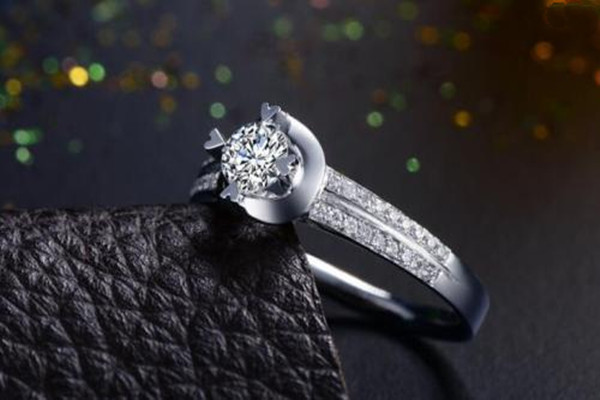 pt鉑金的優(yōu)勢(shì)是什么 買(mǎi)貴金屬時(shí)要注意什么問(wèn)題 pt鉑金的優(yōu)勢(shì)是什么 買(mǎi)貴金屬時(shí)要注意什么問(wèn)題