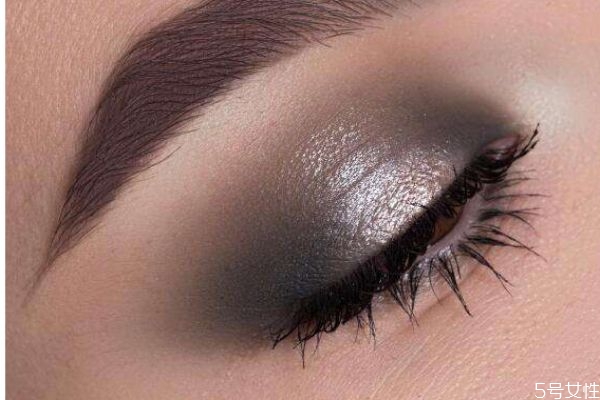 吸脂去腫眼泡手術(shù)后有什么注意嗎 吸脂去腫眼泡手術(shù)后有什么注意嗎