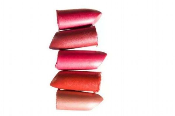一般口紅有毒嗎 如果長期吃口紅有什么危害嗎 一般口紅有毒嗎 如果長期吃口紅有什么危害嗎