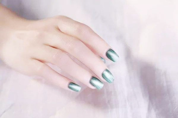 什么是貓眼美甲 貓眼美甲怎么卸 什么是貓眼美甲 貓眼美甲怎么卸