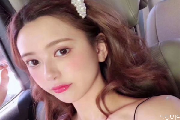 女朋友說自己胖怎么回答 女朋友說她胖了神回答 女朋友說自己胖怎么回答 女朋友說她胖了神回答