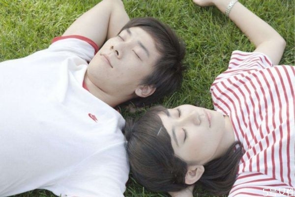 哪些細節(jié)能看出老公出軌 老公有外遇的常見跡象 哪些細節(jié)能看出老公出軌 老公有外遇的常見跡象