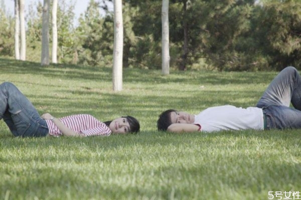 哪些細(xì)節(jié)能看出老公出軌 老公有外遇的常見跡象 哪些細(xì)節(jié)能看出老公出軌 老公有外遇的常見跡象