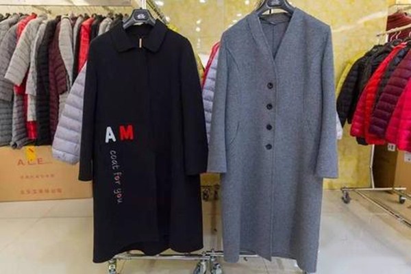 羊絨大衣什么季節(jié)穿 羊絨大衣適合什么年齡 羊絨大衣什么季節(jié)穿 羊絨大衣適合什么年齡