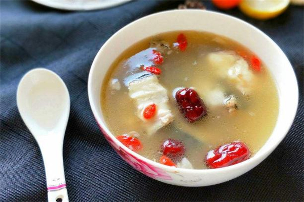 鰻魚頭湯的做法 鰻魚頭怎么煮好吃 鰻魚頭湯的做法 鰻魚頭怎么煮好吃