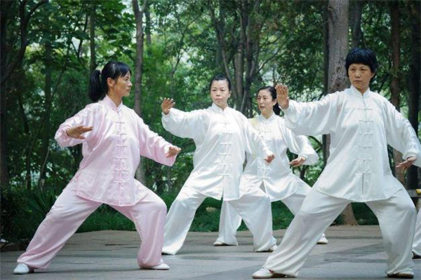 來月經(jīng)能練八段錦嗎 女生適合練八段錦嗎 來月經(jīng)能練八段錦嗎 女生適合練八段錦嗎