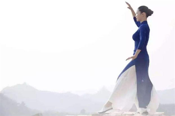 來(lái)月經(jīng)能練八段錦嗎 女生適合練八段錦嗎 來(lái)月經(jīng)能練八段錦嗎 女生適合練八段錦嗎