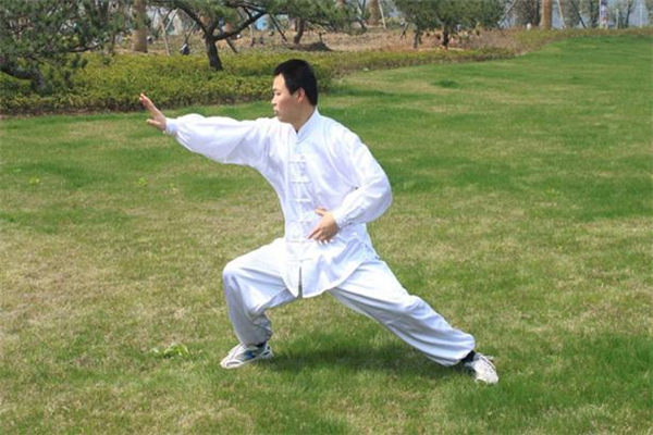 八段錦適合什么年齡的人練 八段錦適合小孩子練嗎 八段錦適合什么年齡的人練 八段錦適合小孩子練嗎