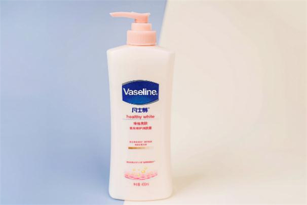 凡士林身體乳真假鑒別 凡士林身體乳真假怎么看 凡士林身體乳真假鑒別 凡士林身體乳真假怎么看