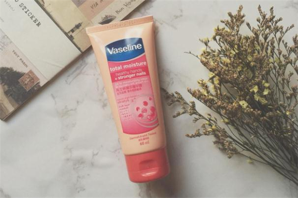 凡士林護(hù)手霜怎么樣 凡士林護(hù)手霜粉色和白色哪個好用 凡士林護(hù)手霜怎么樣 凡士林護(hù)手霜粉色和白色哪個好用