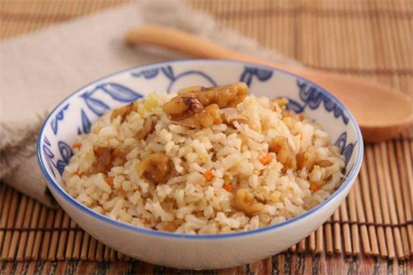 糙米飯用電飯鍋怎么做 煮糙米飯用壓力鍋還是電飯煲 糙米飯用電飯鍋怎么做 煮糙米飯用壓力鍋還是電飯煲