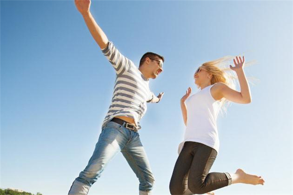 姐弟戀結(jié)婚過得幸福嗎 姐弟戀結(jié)婚后離婚率高嗎 姐弟戀結(jié)婚過得幸福嗎 姐弟戀結(jié)婚后離婚率高嗎