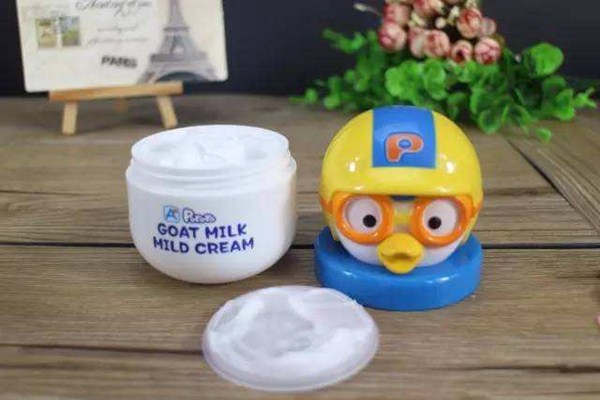 兒童護(hù)膚品的注意事項 常見的兒童護(hù)膚品哪個好 兒童護(hù)膚品的注意事項 常見的兒童護(hù)膚品哪個好