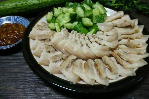 白肉要煮多長(zhǎng)時(shí)間 白肉怎么煮才好吃 白肉要煮多長(zhǎng)時(shí)間 白肉怎么煮才好吃