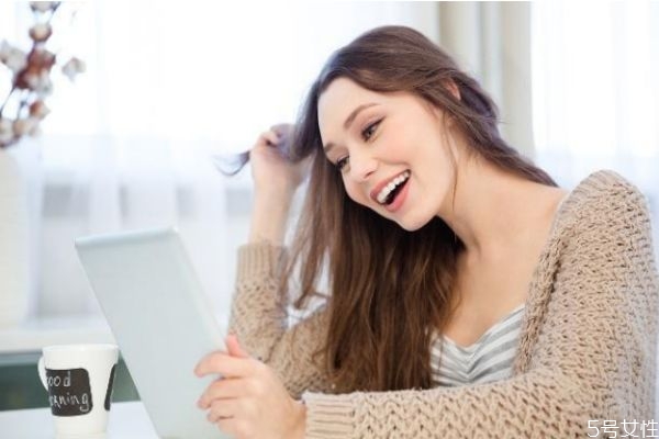 怎么在酒吧搭訕美女 酒吧搭訕美女技巧 怎么在酒吧搭訕美女 酒吧搭訕美女技巧