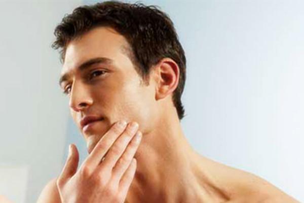 男士皮膚粗糙怎么辦 男士引起皮膚粗糙的原因 男士皮膚粗糙怎么辦 男士引起皮膚粗糙的原因